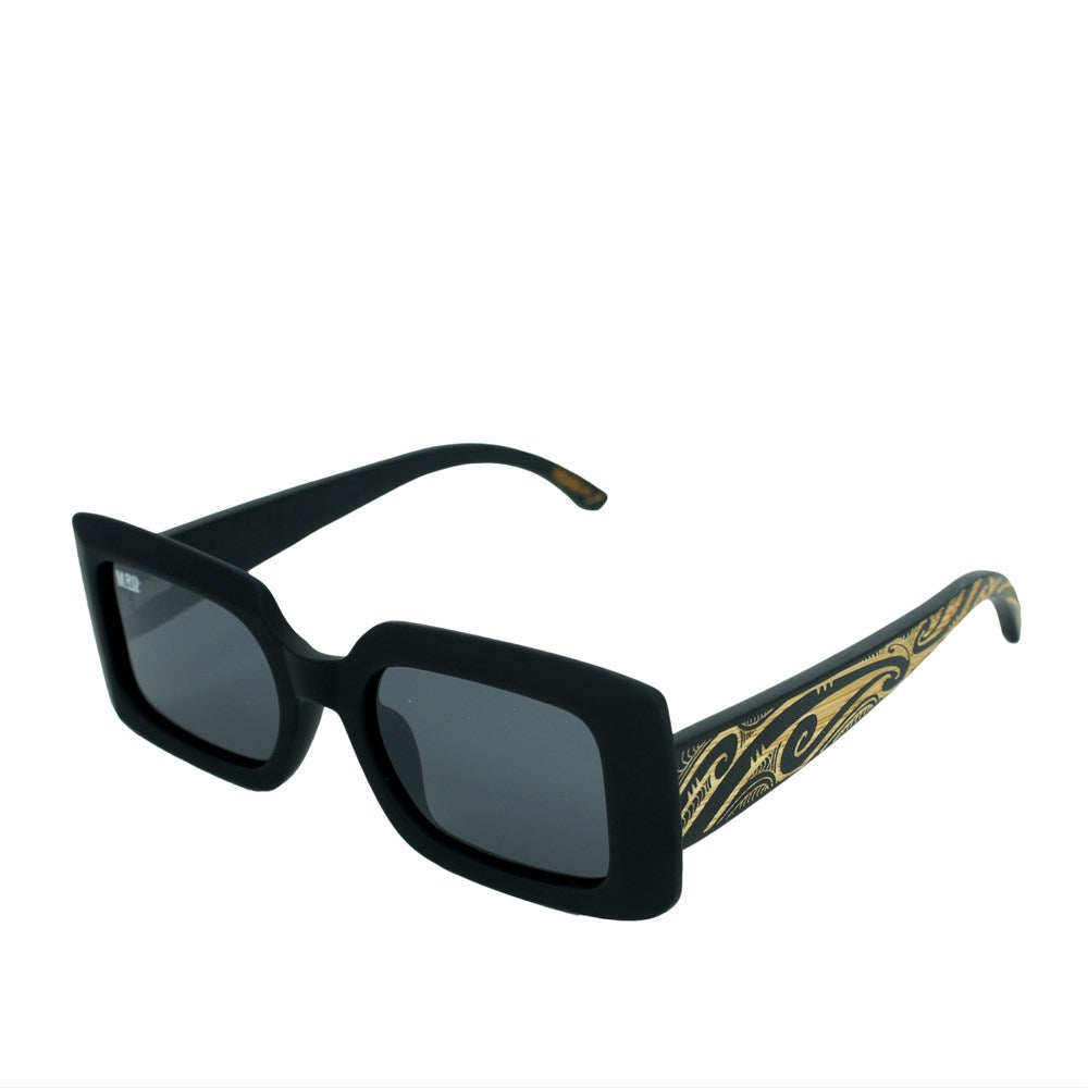 Lulu's - He Timatanga Hou - Sunnies by Miriama Grace-Smith