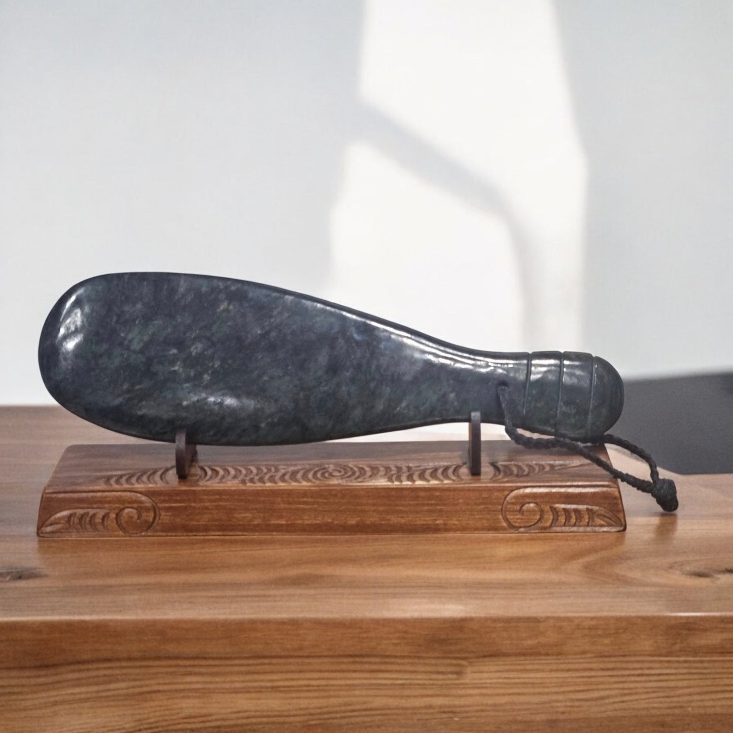 400mm Pounamu Mere and Base