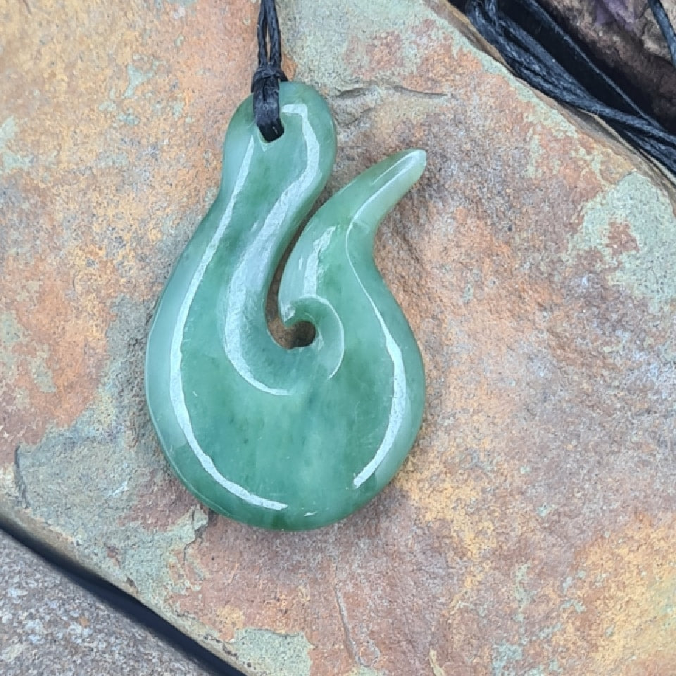 *Pounamu Hei Matau - 40mm