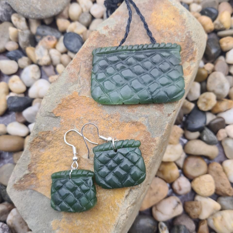 Pounamu Kete Pendant & Earrings Set - Matte