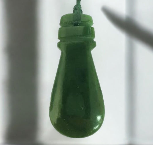 Pounamu Mere Pendant