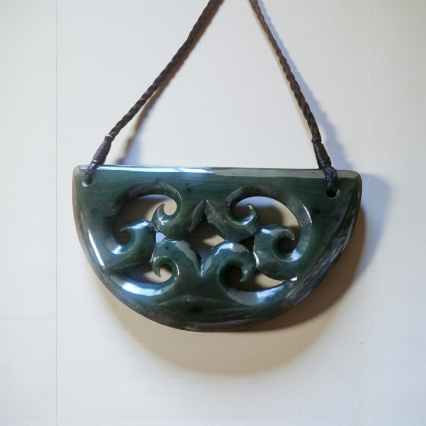 Pounamu-breastplate with Koru - 100mm