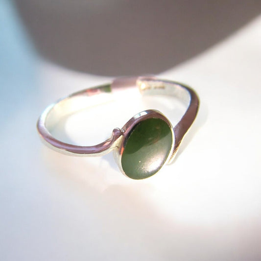 Simple Oblique Oval NZ Greenstone Ladies Ring - Sz "N"